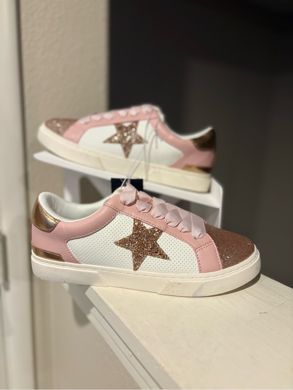 NEW art class Girls' Kaitlyn Court Sneakers Shoes Pink Glitter Stars Youth Sz 5Y